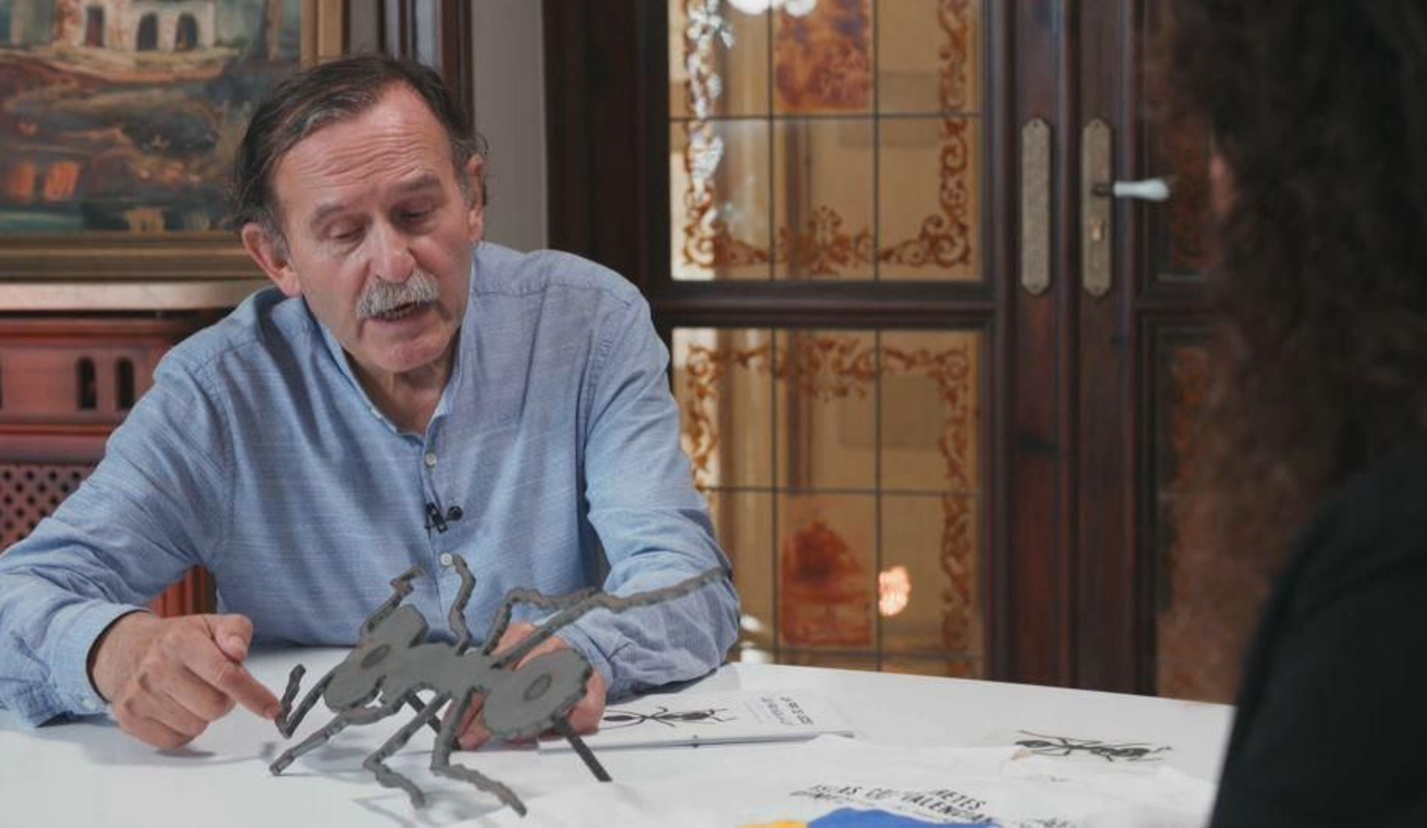 Leo Trillo descriu a què evoca cada part de la formiga de ferro