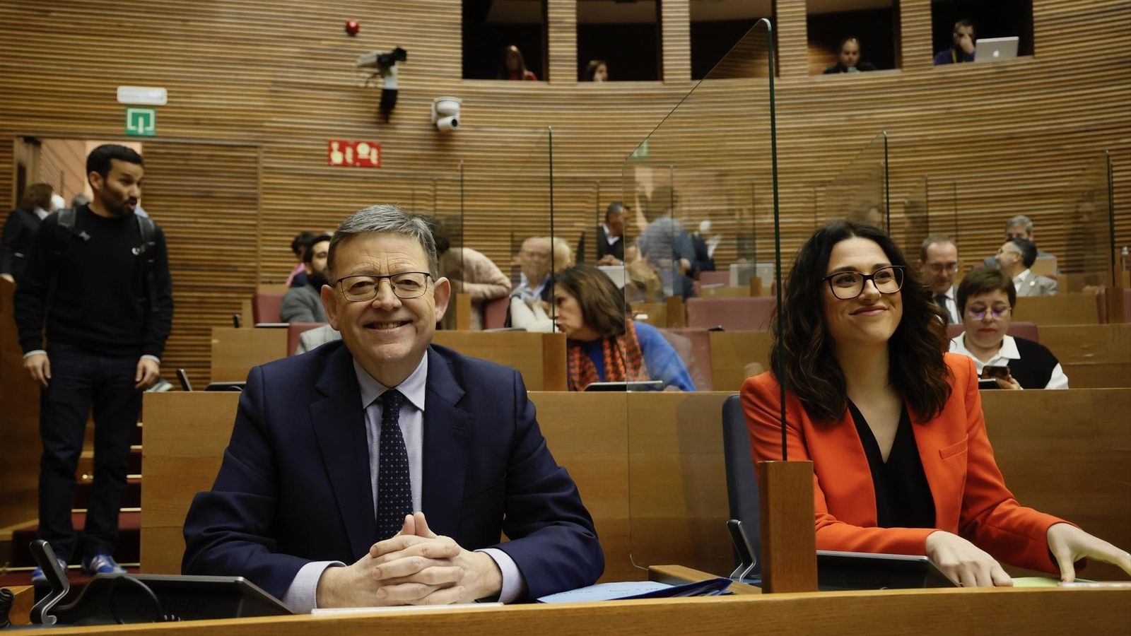 Ximo Puig i Aitana Mas, durant la sessió de control en les Corts Ximo Puig i Aitana Mas, durant la sessió de control en les Corts