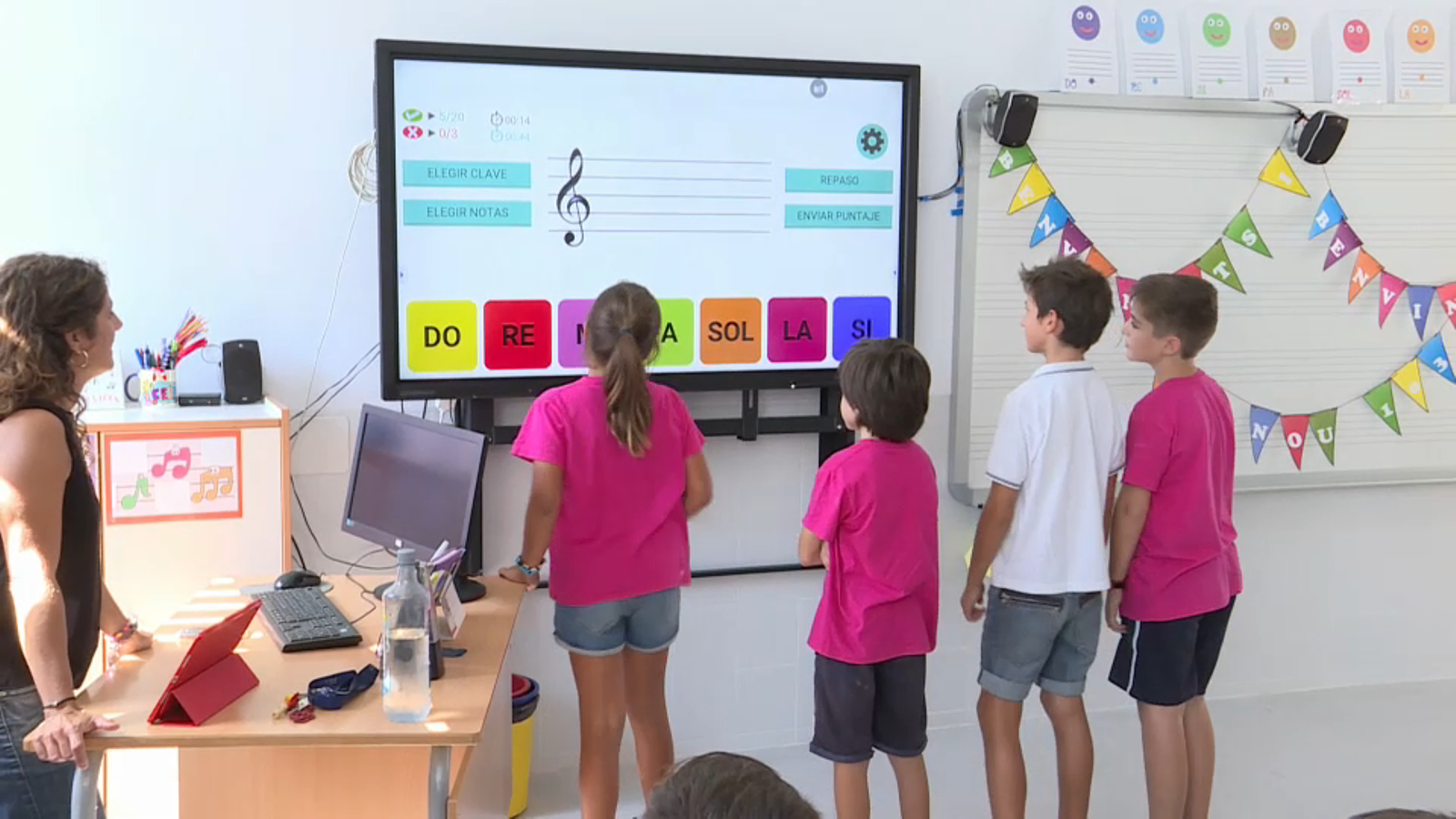 Escolars a classe de música