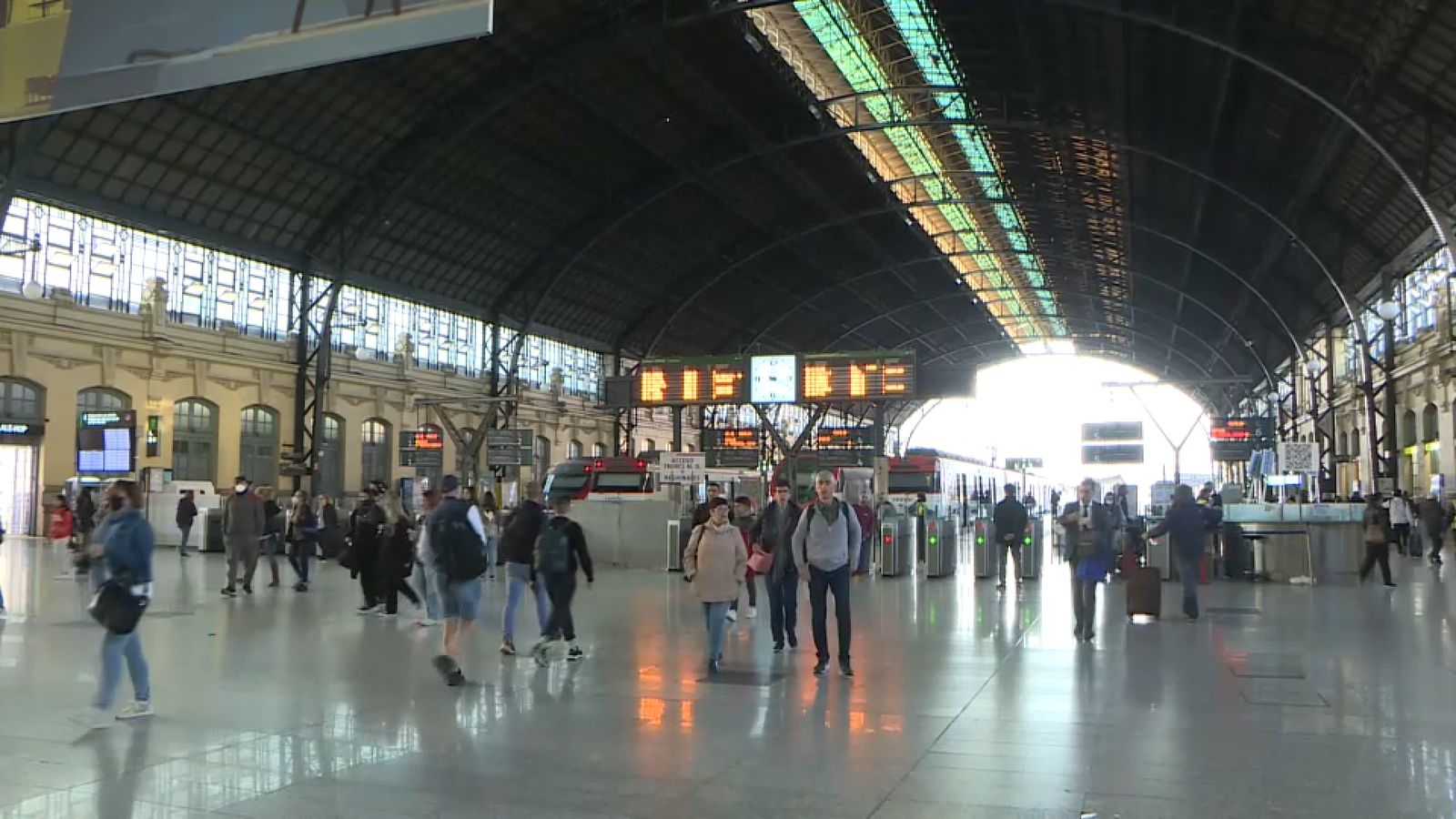 Aspecte que presentava l'estació del Nord aquest dilluns, a primera hora del matí