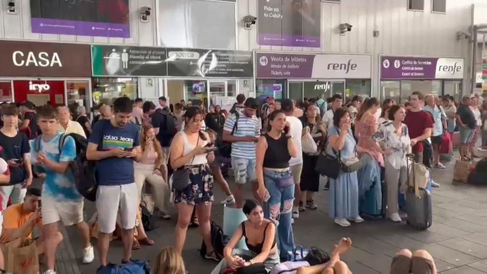 L'estació Joaquim Sorolla de València, de gom a gom