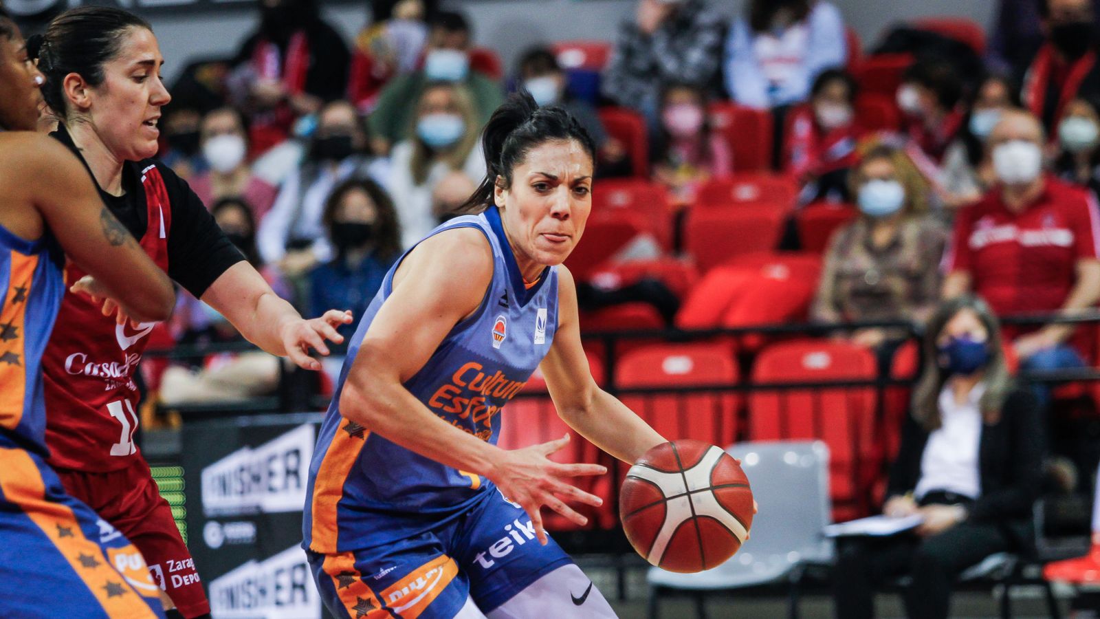 Cristina Ouviña, en una acció del partit