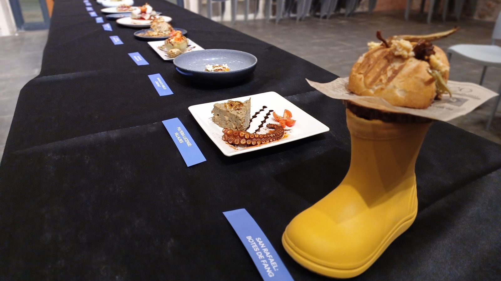 En primer pla, la pataqueta de paté de carxofa, que ha guanyat una de les modalitats del concurs