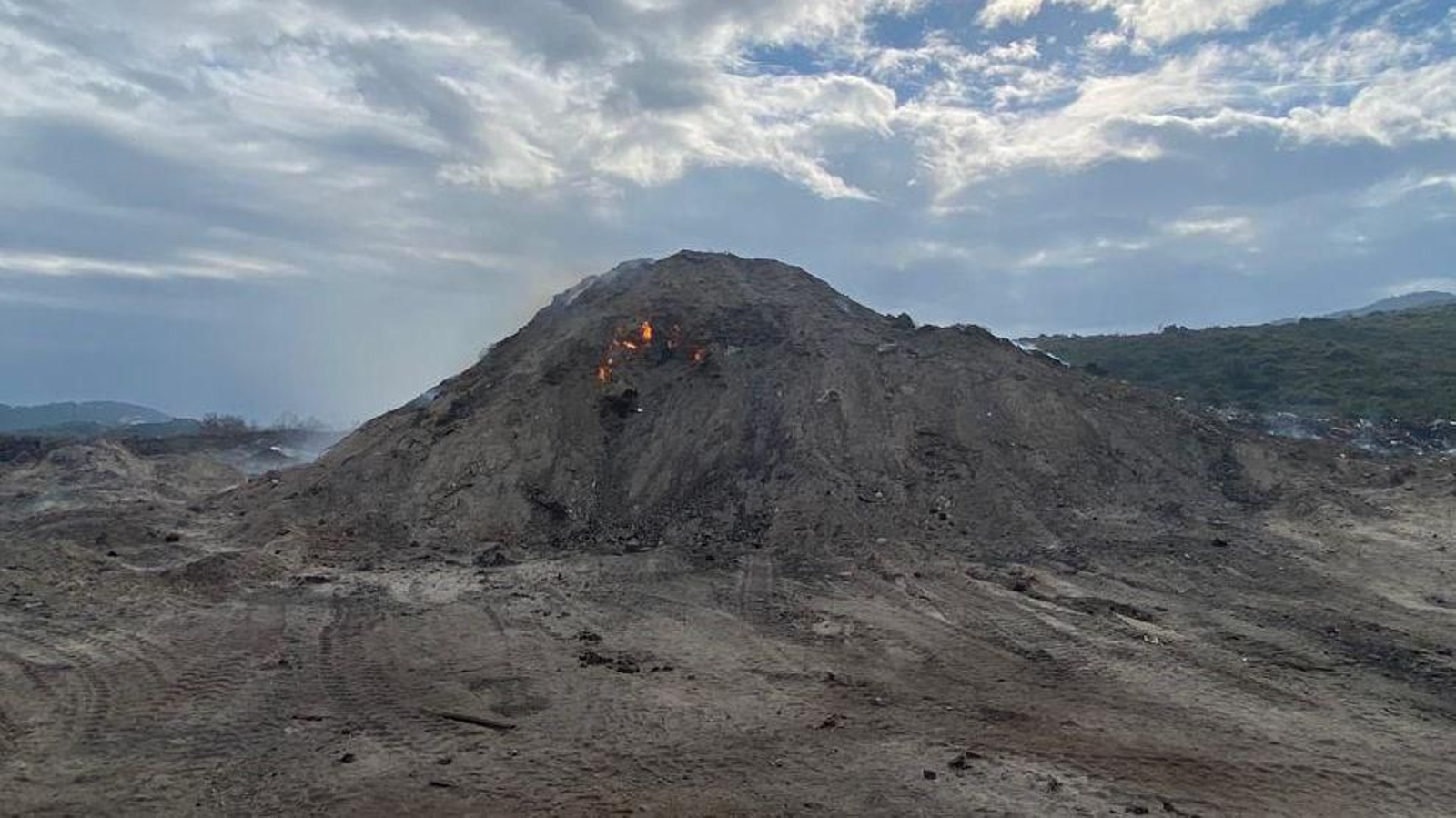 Residus vegetals a la planta de transferència dels Ramblars de Xàbia
