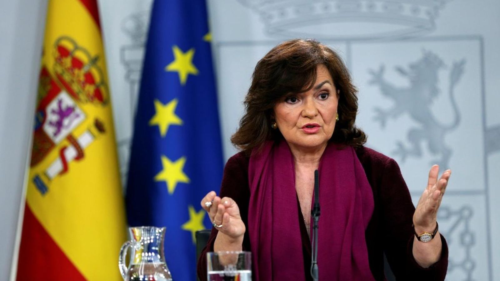 La vicepresidenta del govern, Carmen Calvo, durant la compareixença de premsa al palau de La Moncloa