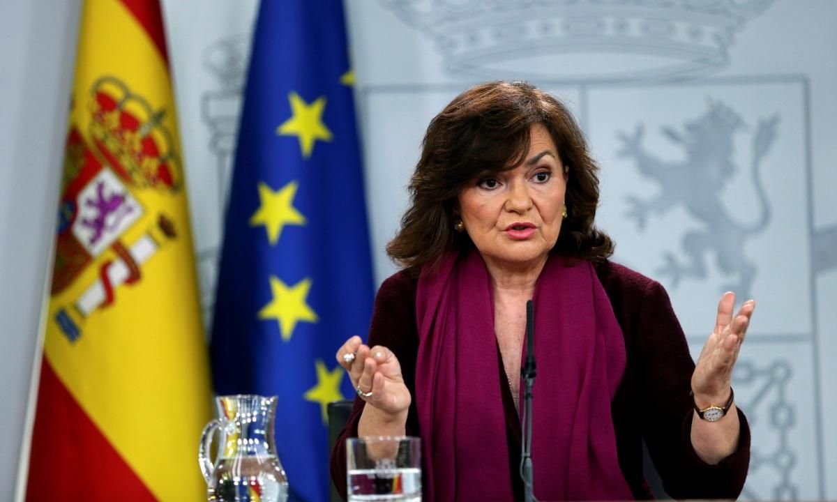 La vicepresidenta del govern, Carmen Calvo, durant la compareixença de premsa al palau de La Moncloa