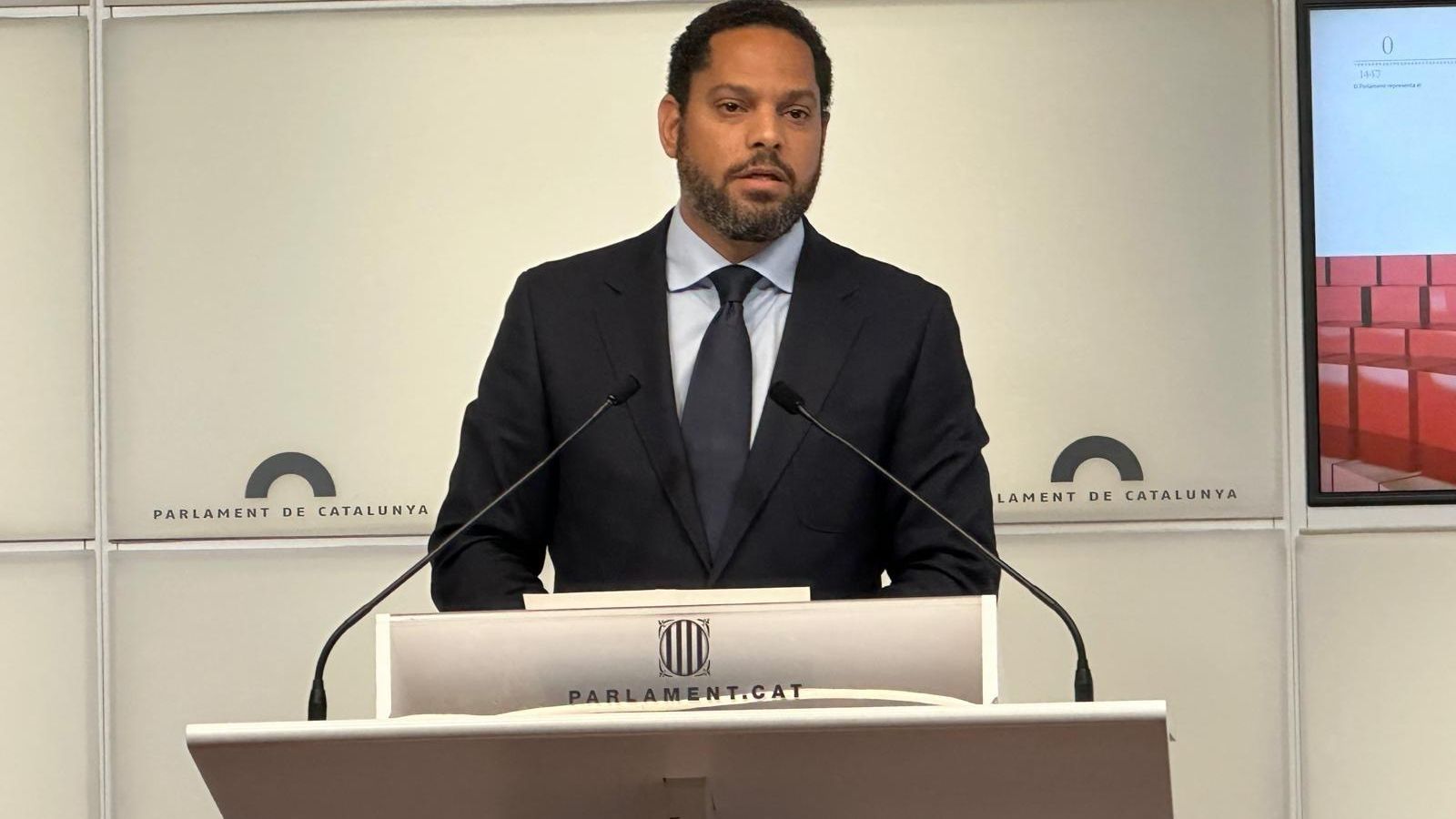 Iignacio Garriga durant una roda de premsa al parlament de Catalunya