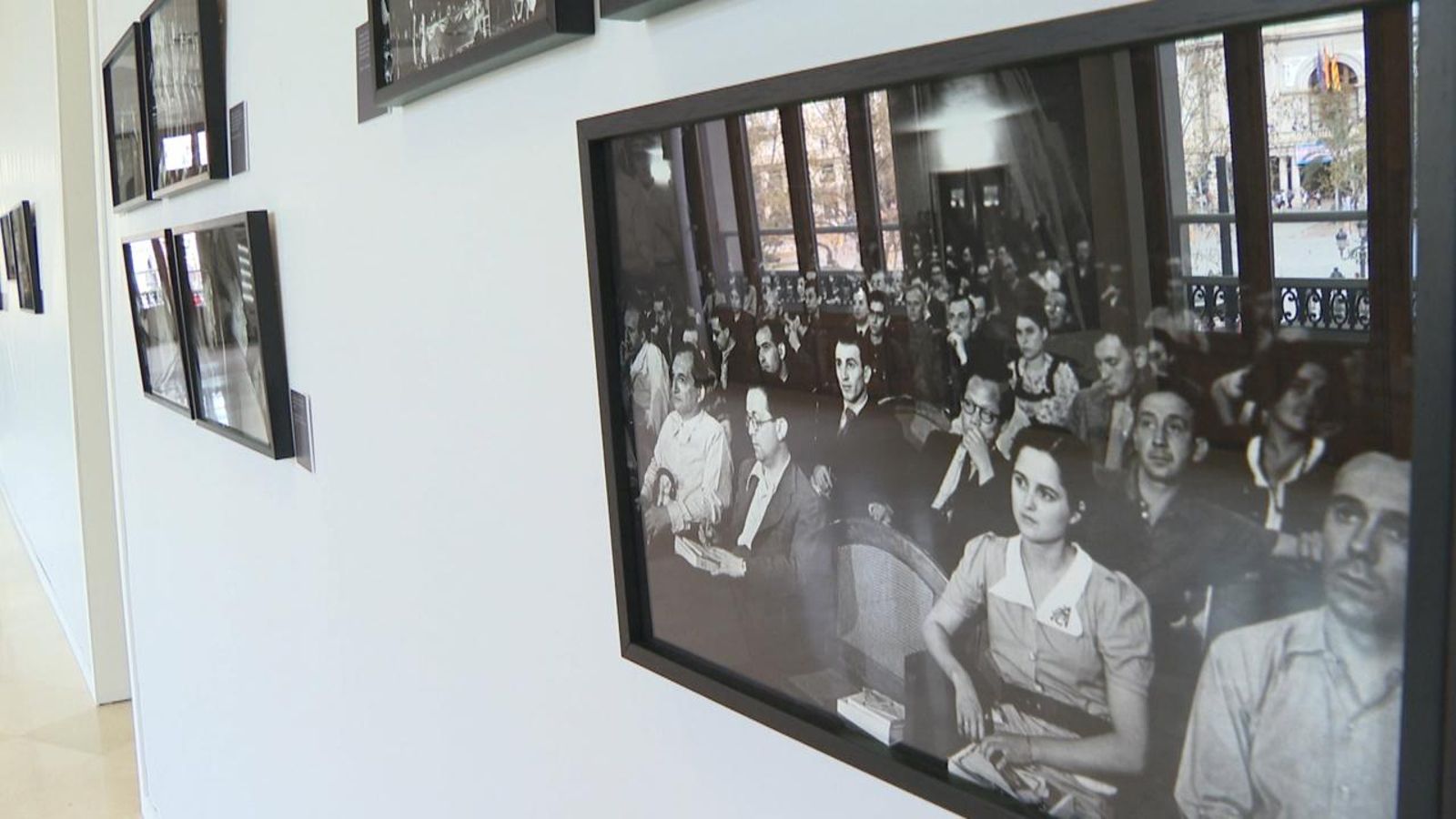 Instantànies històriques de Walter Reuter veuen la llum després de huitanta anys. Foto de portada: l'exposició a València