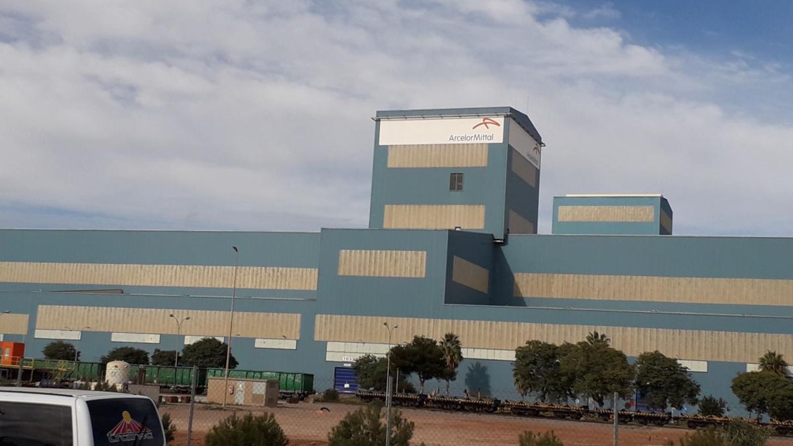 Arcelor Mittal comença a aplicar l'expedient temporal d'ocupació en la planta de Sagunt Arcelor Mittal comença a aplicar l\'expedient temporal d\'ocupació en la planta de Sagunt