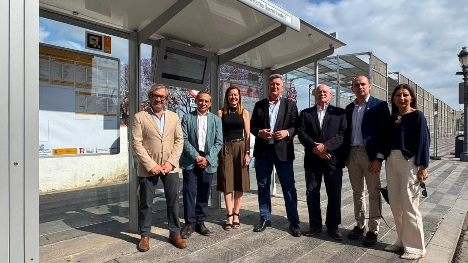 Martínez Mus visita Paterna per a presentar les millores en les marquesines del transport públic