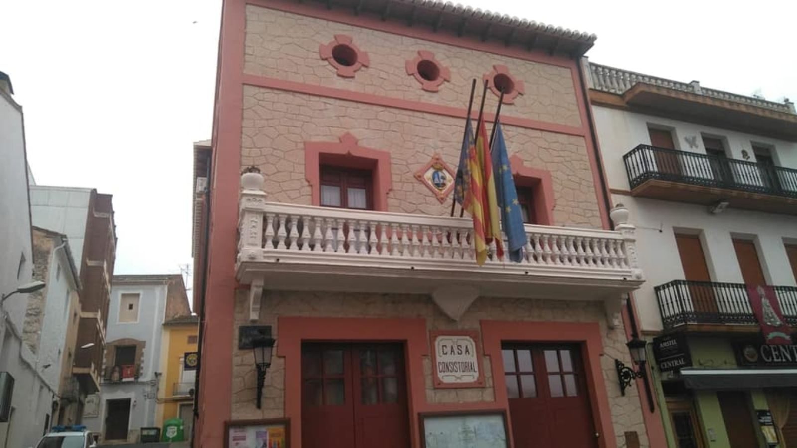 Façana de l'ajuntament de la Font de la Figuera