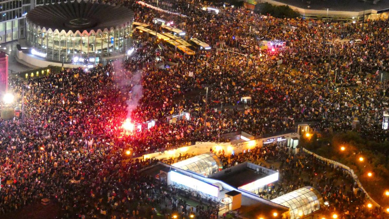 Protestes a Varsòvia contra la imminent prohibició quasi total de l'avortament a Polònia