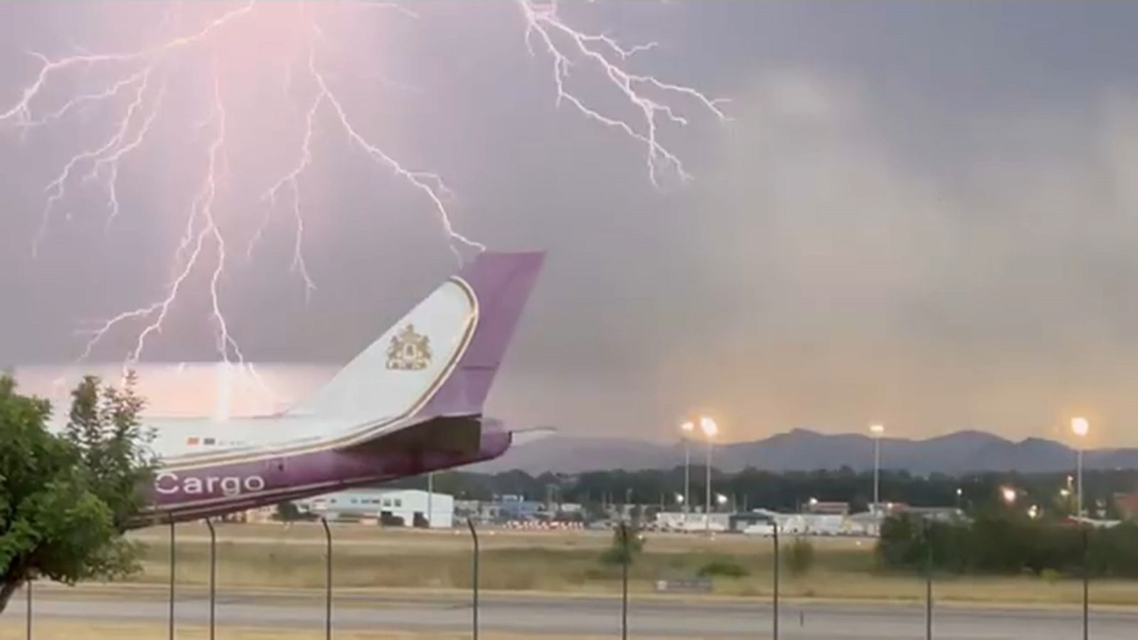 Les tempestes que van creuar dilluns la Comunitat Valenciana portaven un aparell elèctric abundant