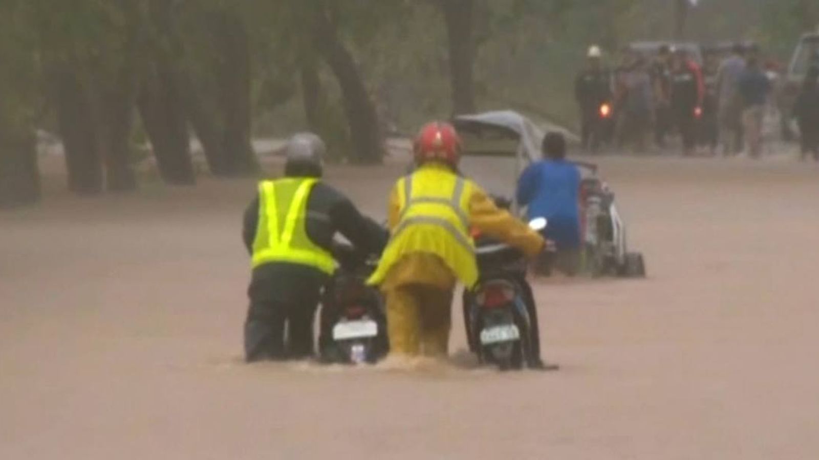El Mangkhut deixa almenys dues víctimes mortals i un rastre de devastació