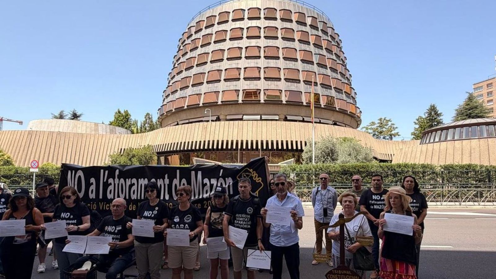 Protesta de víctimes de la dana a les portes del TC