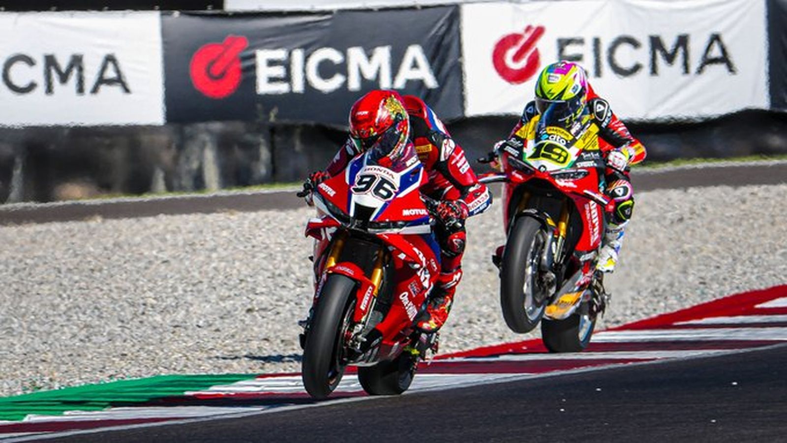 Imatge d'una carrera de Superbikes