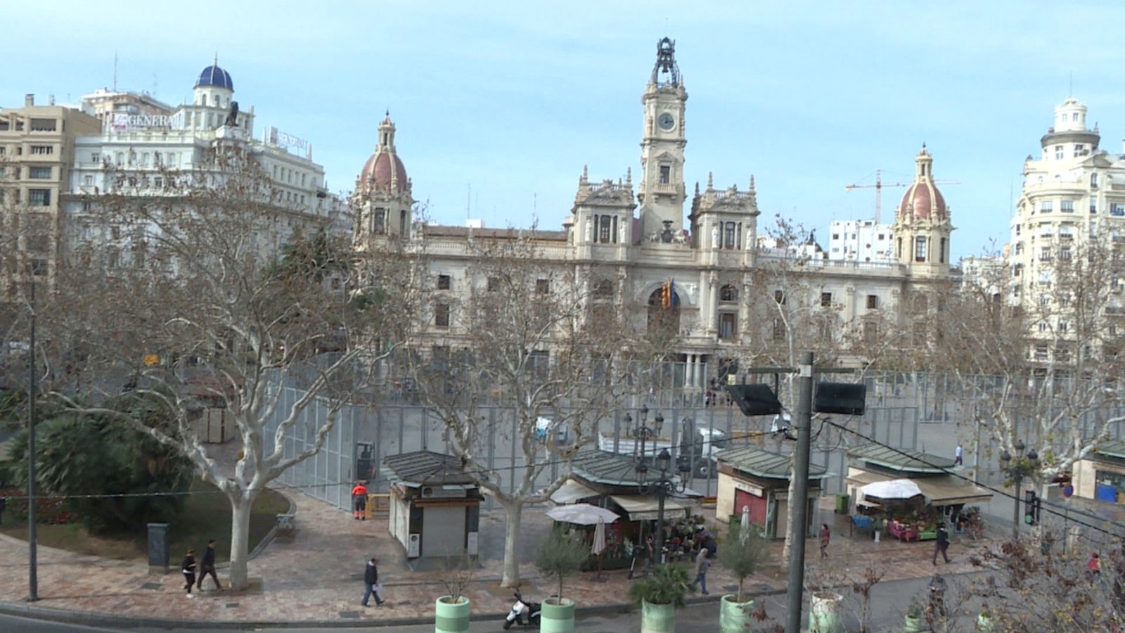 Vista de la plaça de l'Ajuntament de València des del Palau de la Comunicació
