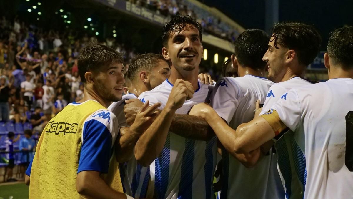 Oriol 'Solde' celebra el primer gol del partit Oriol 'Solde' celebra el primer gol del partit