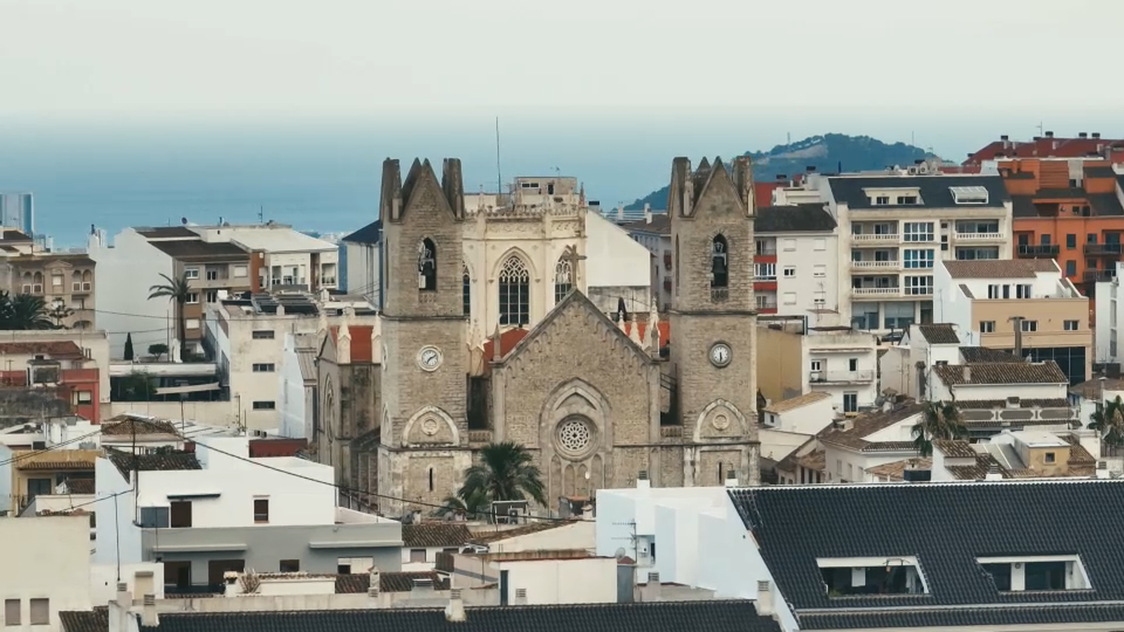Imatge del poble de Benissa amb el nucli antic
