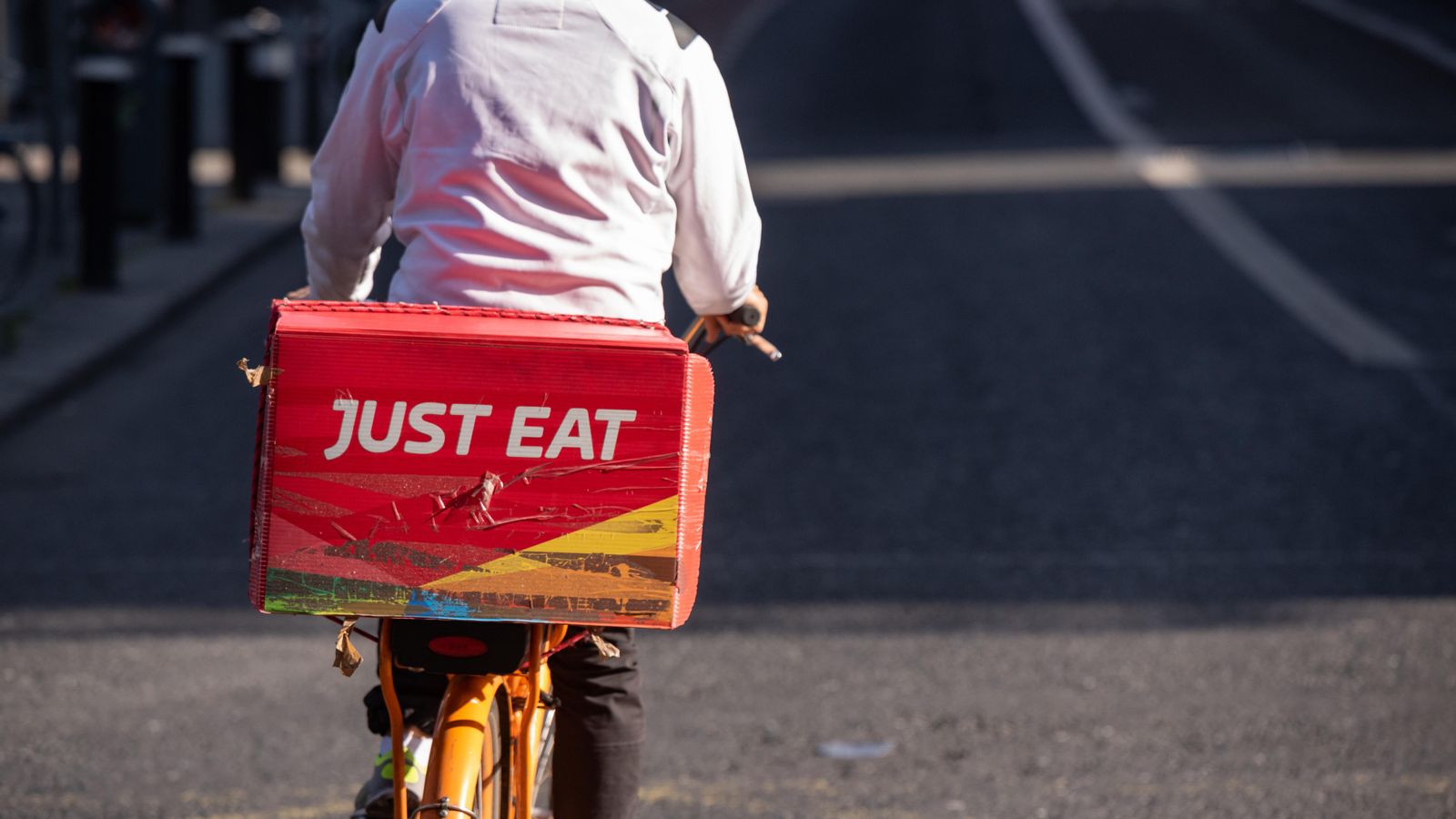 Repartidor de Just Eat en una imatge d'arxiu