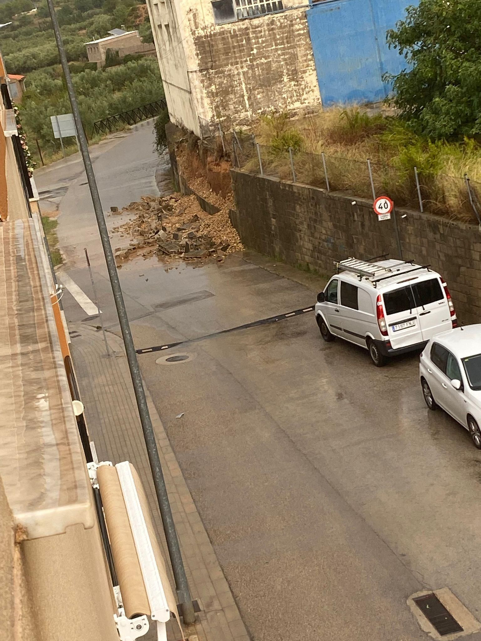 Mur derrocat a Moixent