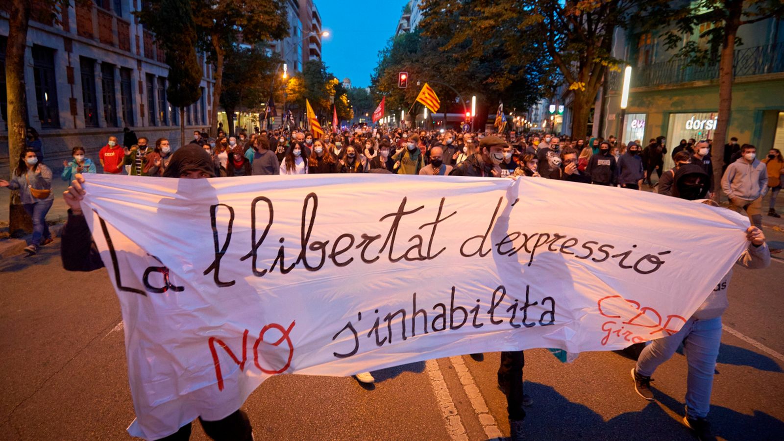 Manifestació a Girona per a protestar contra la inhabilitació de Quim Torra com a president de la Generalitat