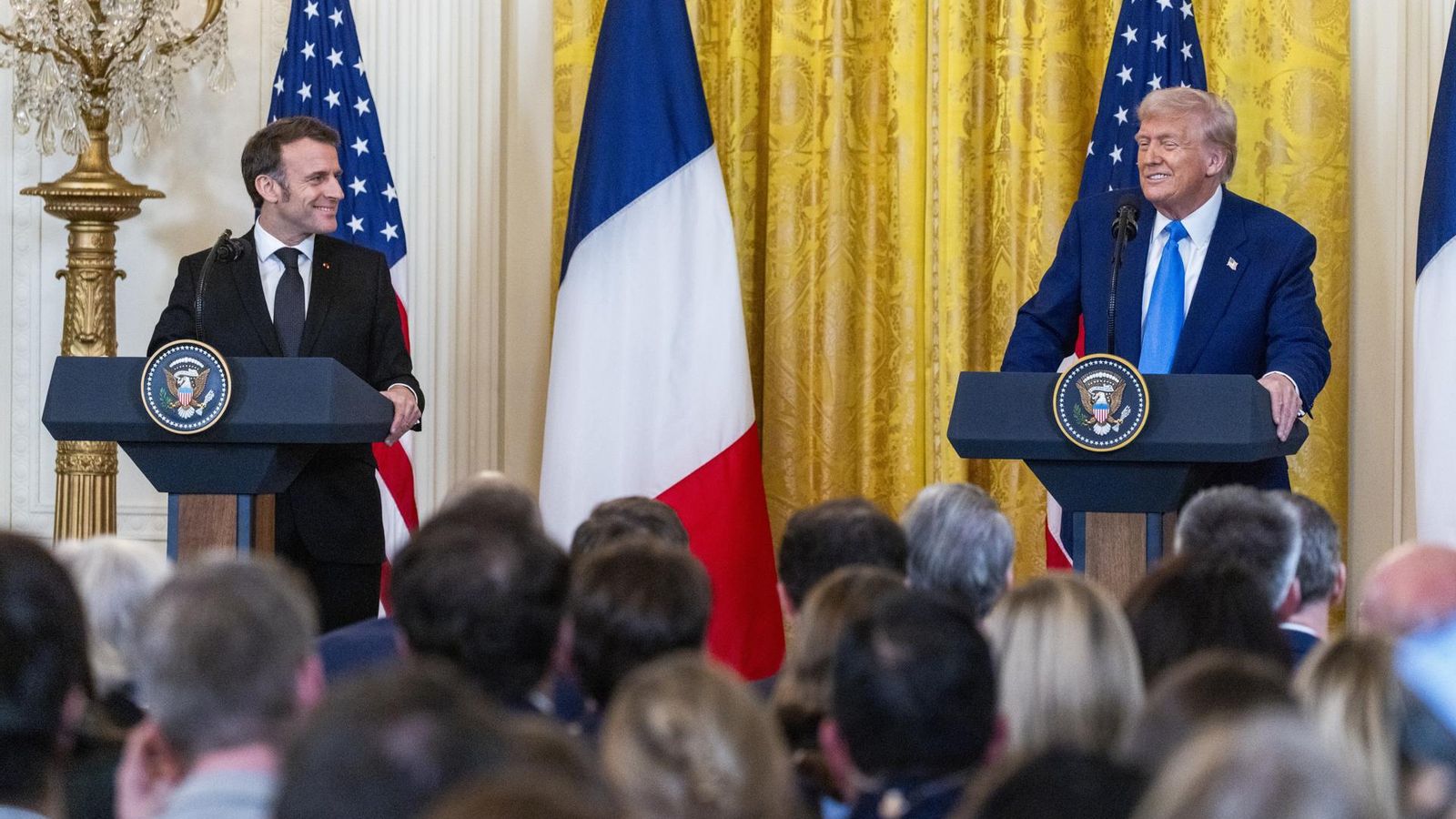 Trump i Macron en la roda de premsa posterior a la reunió per la pau a Ucraïna US President Trump meets French President Macron at the White House