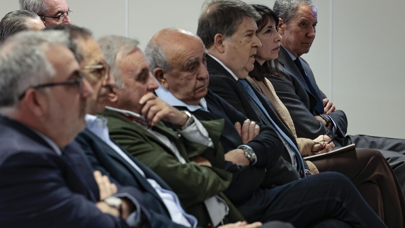 El bacl dels acusts del cas Erial, amb els expresidents Eduardo Zaplana i José Luis Olivas a la dreta