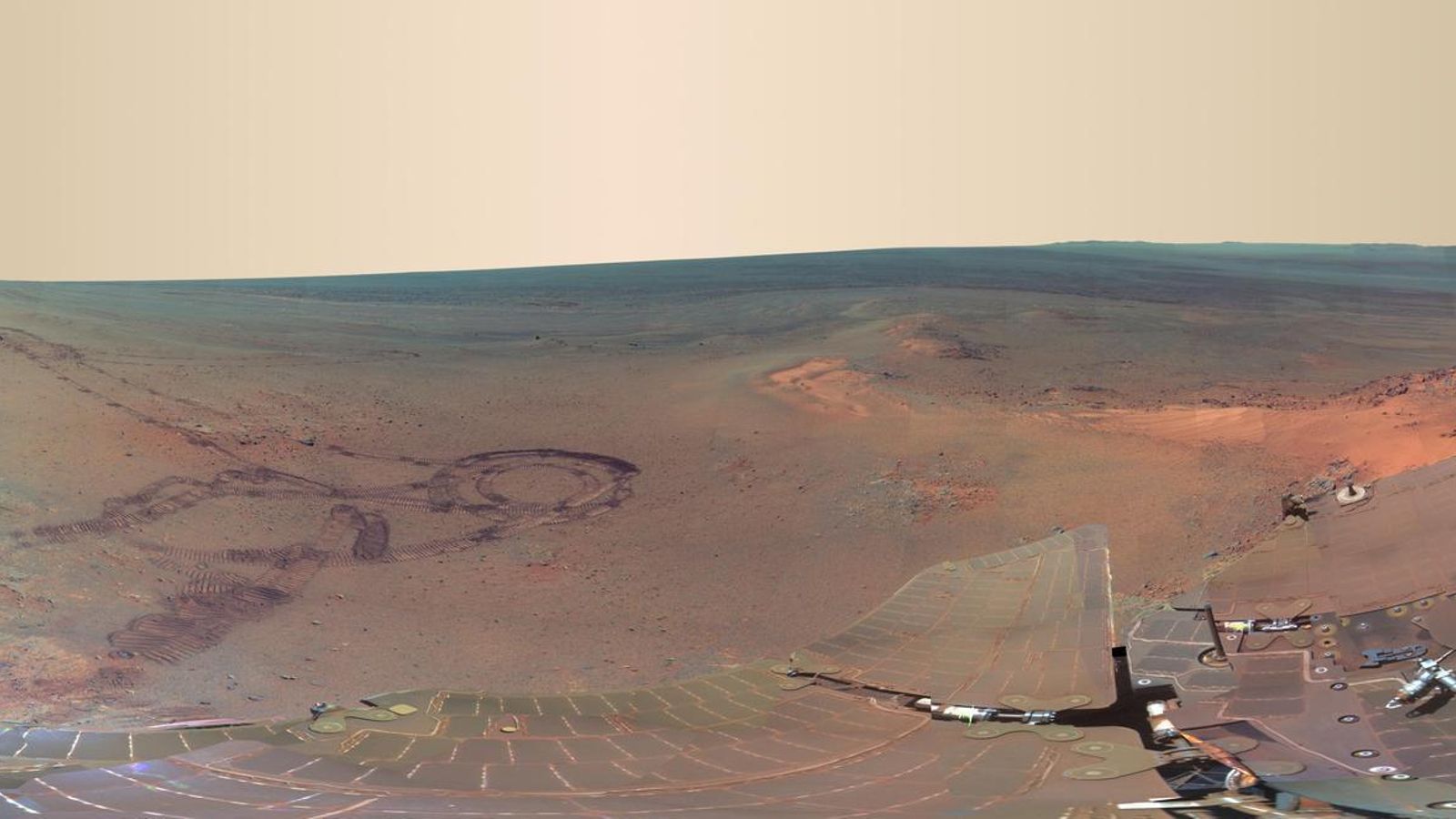 El "rover" d'exploració Opportunity estacionat sobre la superfície del planeta roig