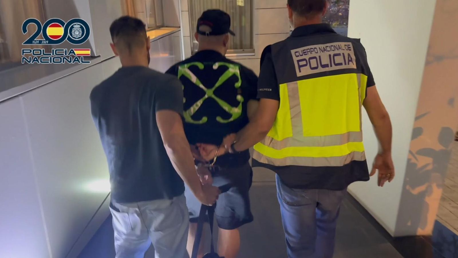 L'investigat durant la seua detenció a l'hotel d'Alacant/ À Punt NTC