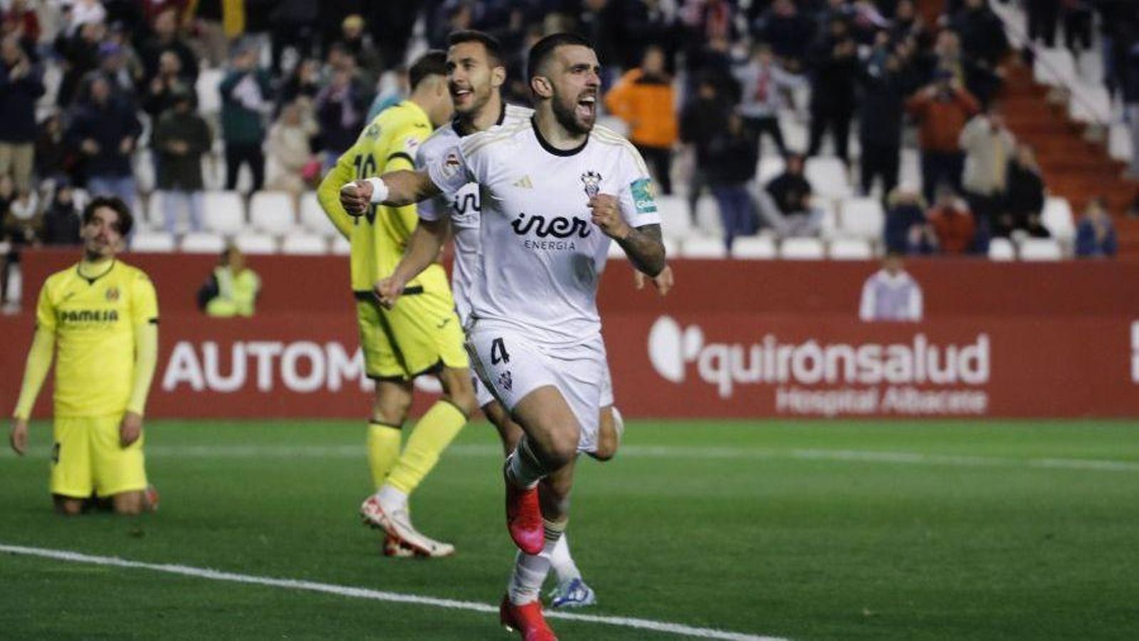 Medina celebra el gol