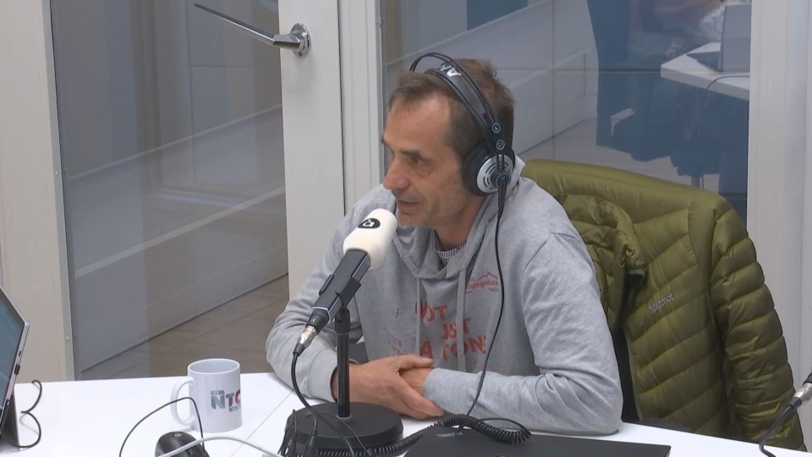 El president de Bombers pel món, Teo Javaloyes, en una entrevista en 'Les Notícies del Matí'