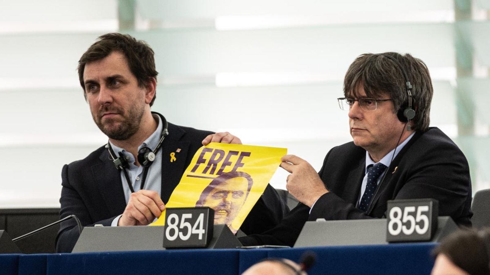 Carles Puigdemont i Toni Comín ocupen els seus seients al Parlament Europeu