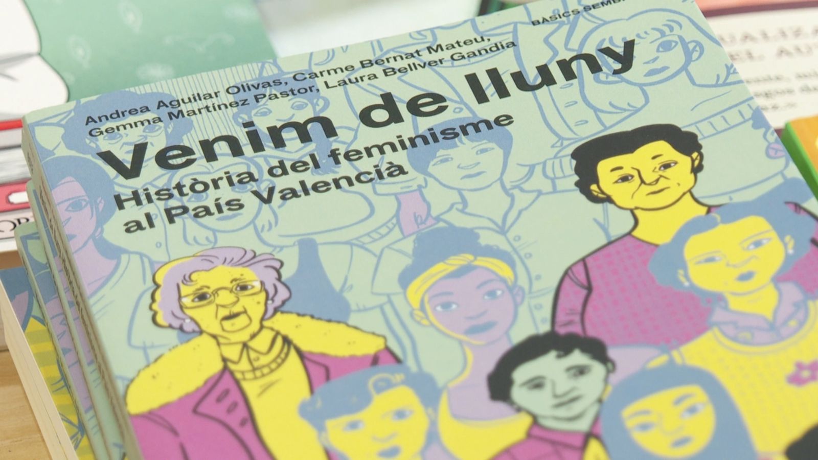 El llibre 'Venim de lluny' relata la història del feminisme al País Valencià