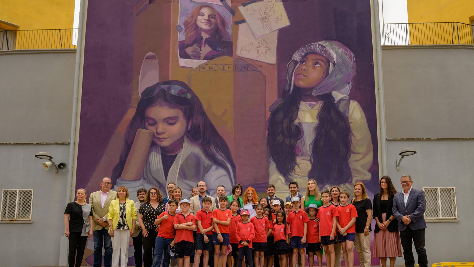 Inauguració del mural de Sara García al CEIP Cervantes de Gandia