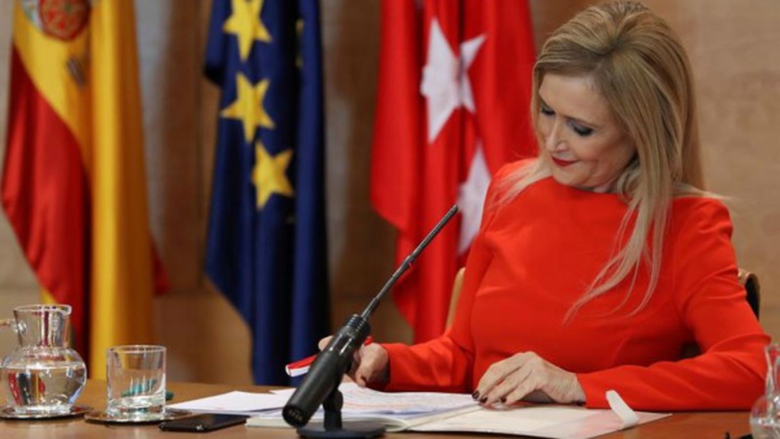 Cifuentes, en l'inici de la roda de premsa després de la reunió del Consell de Govern