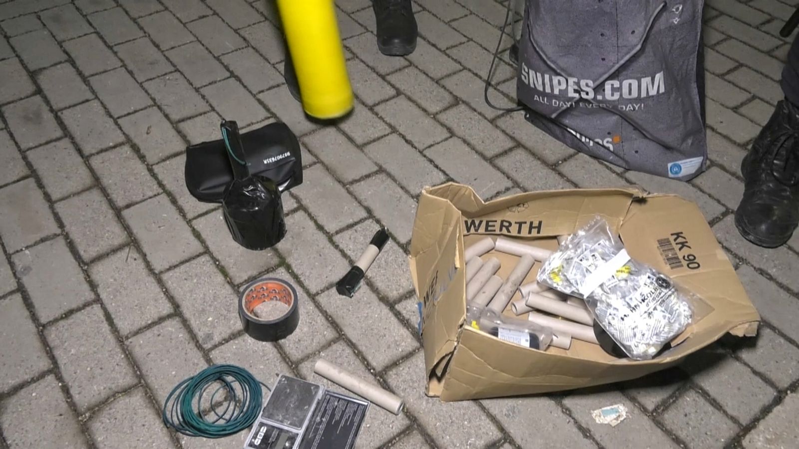 Material pirotècnic casolà i il·legal requisat per la Policia Local de València