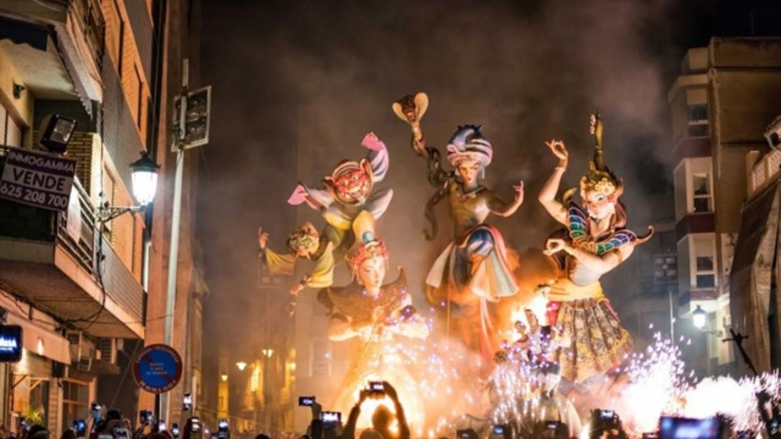 'El xinés faller' pretén donar a conéixer la festa a un grup d'influenciadors que acumulen milions de seguidors