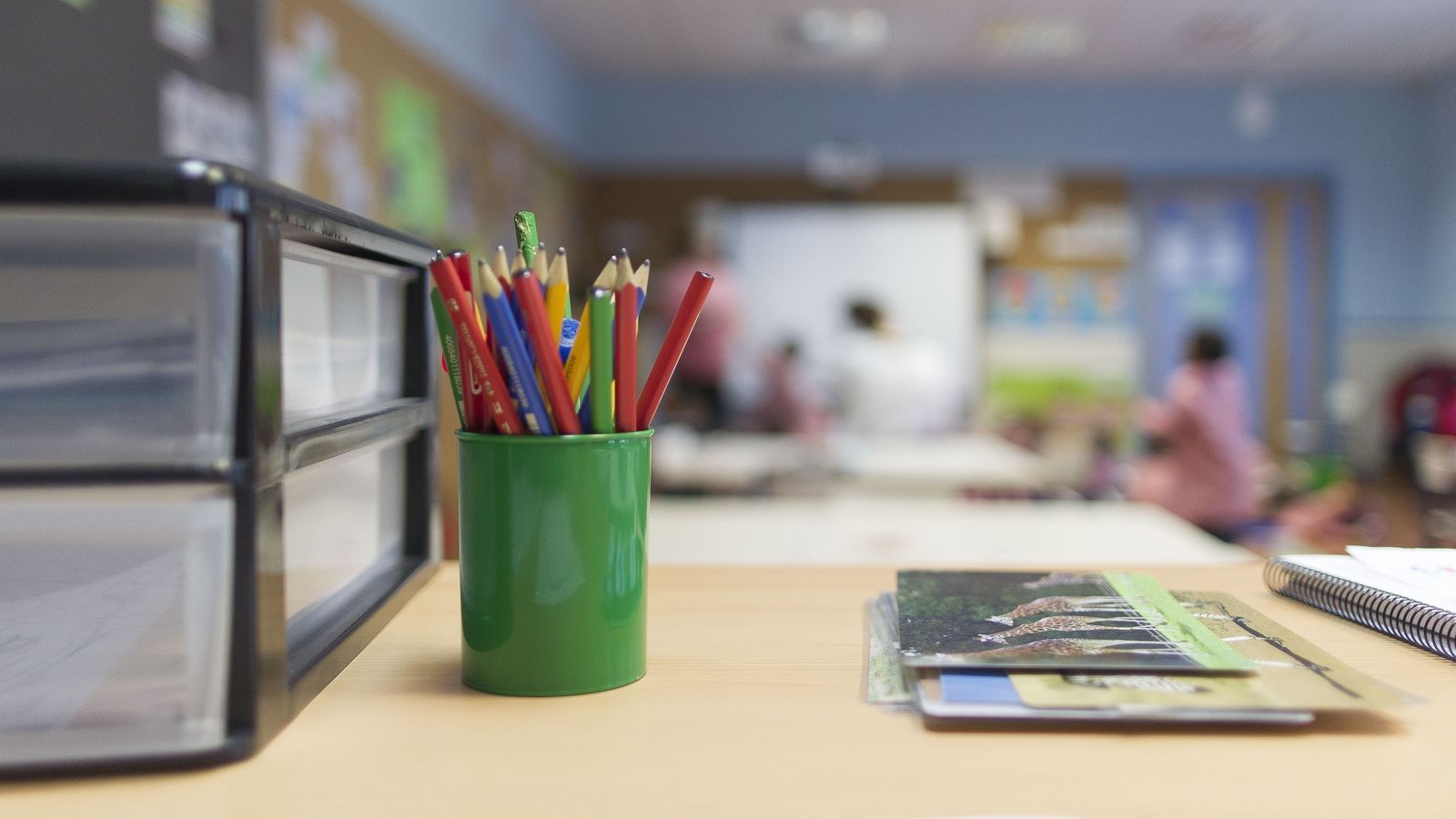 La conselleria assegura haver estirat l'oferta un 20% per damunt de la taxa de reposició