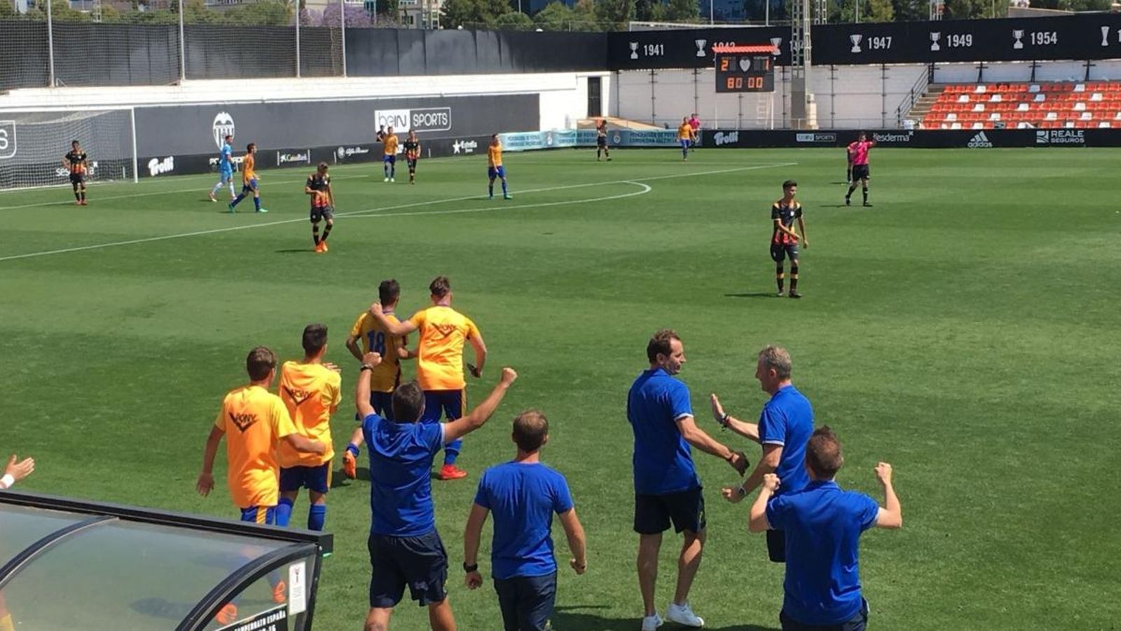 La selecció valenciana ha derrotat per 2-1 Catalunya gràcies als gols de Nico i Rober