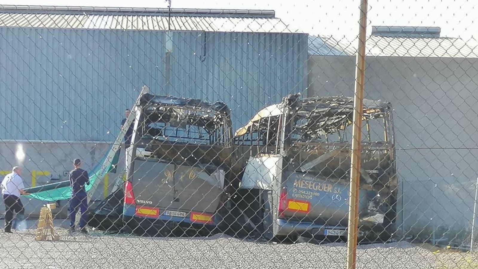 El foc han cremat dos autobusos de 70 i 55 places