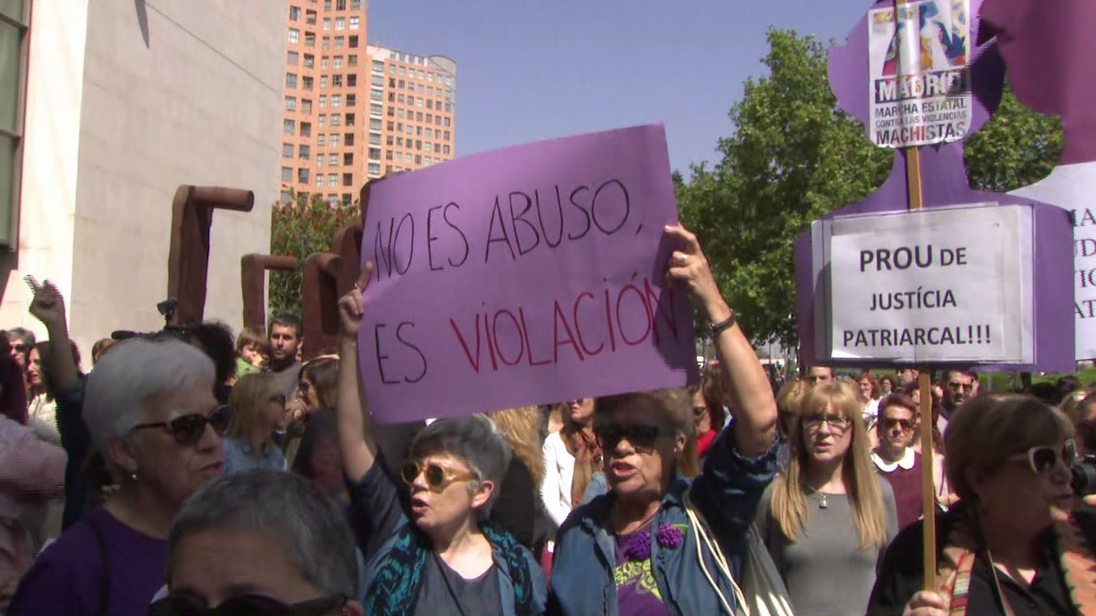 Concentració davant la Ciutat de Justícia de València en contra de la sentència de La Manada