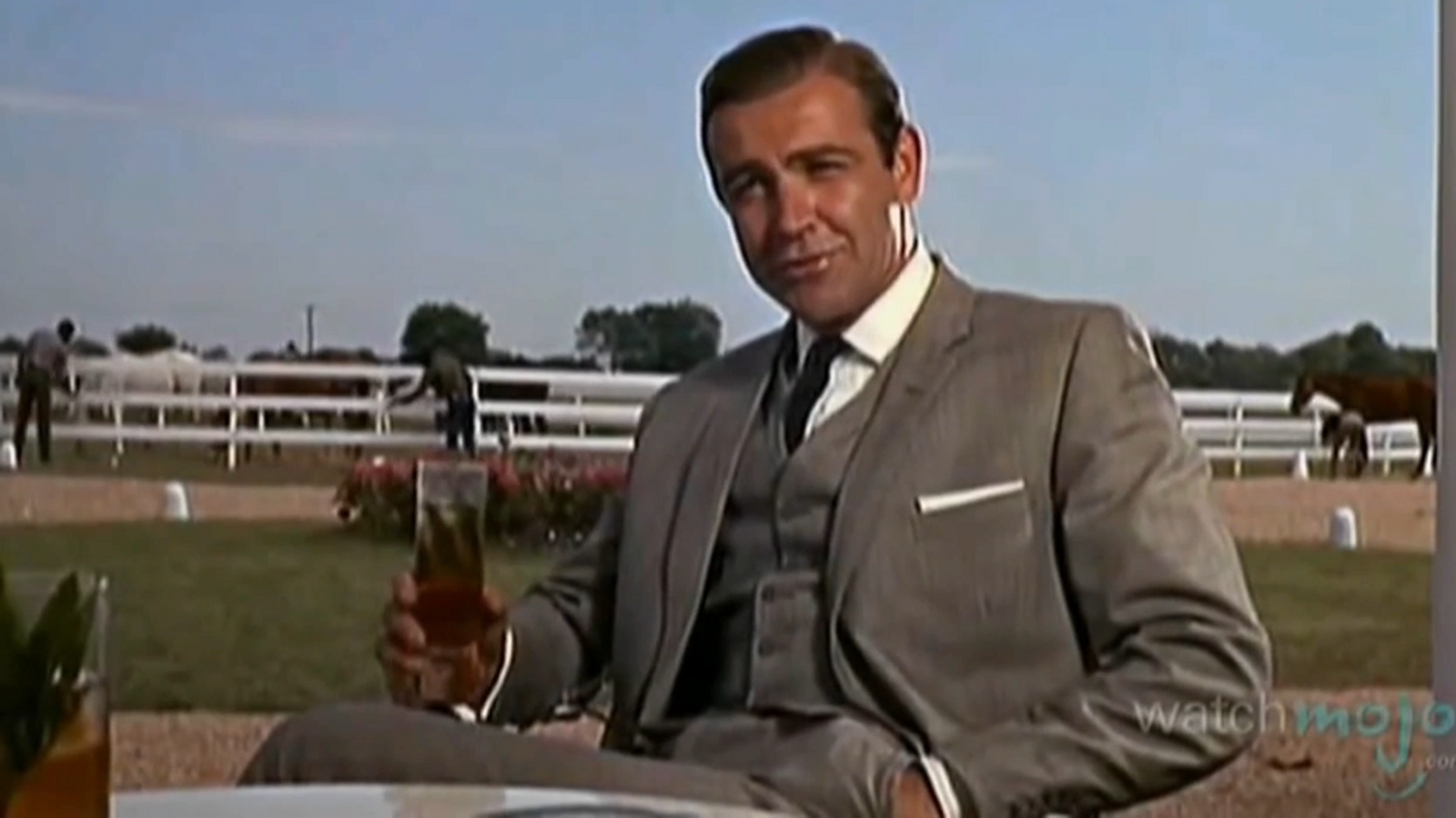 L’actor és sobretot conegut per haver donat vida a James Bond