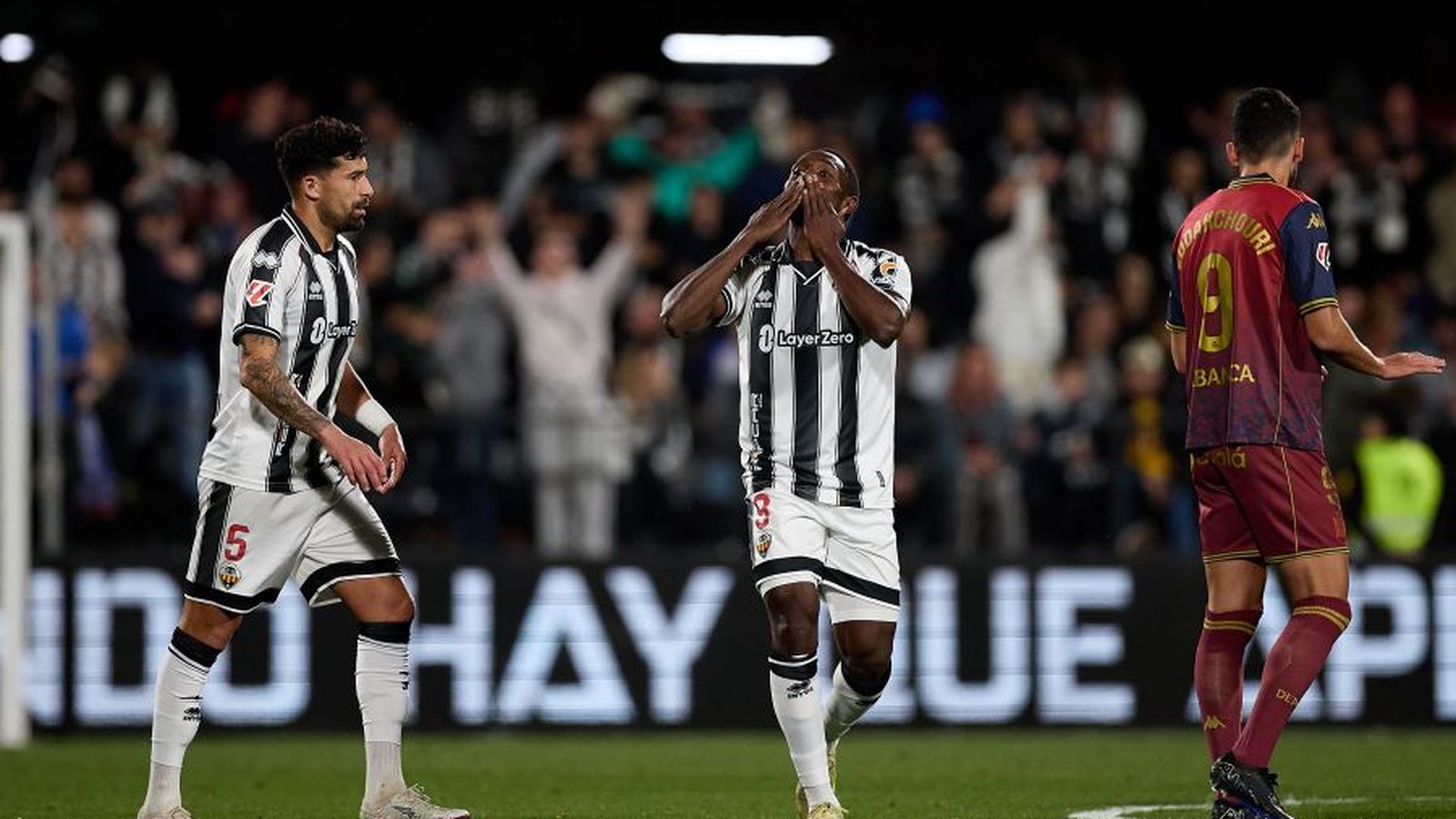 Camara celebra el primer gol del Castelló