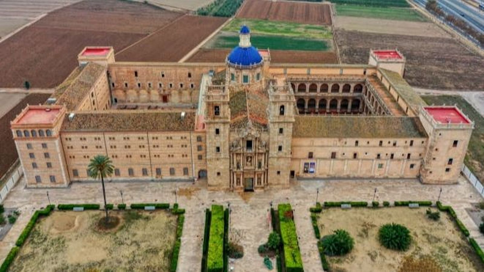 El monestir de Sant Miquel dels Reis, situat en l'horta que envolta la ciutat de València, ha programat visites guiades este dilluns