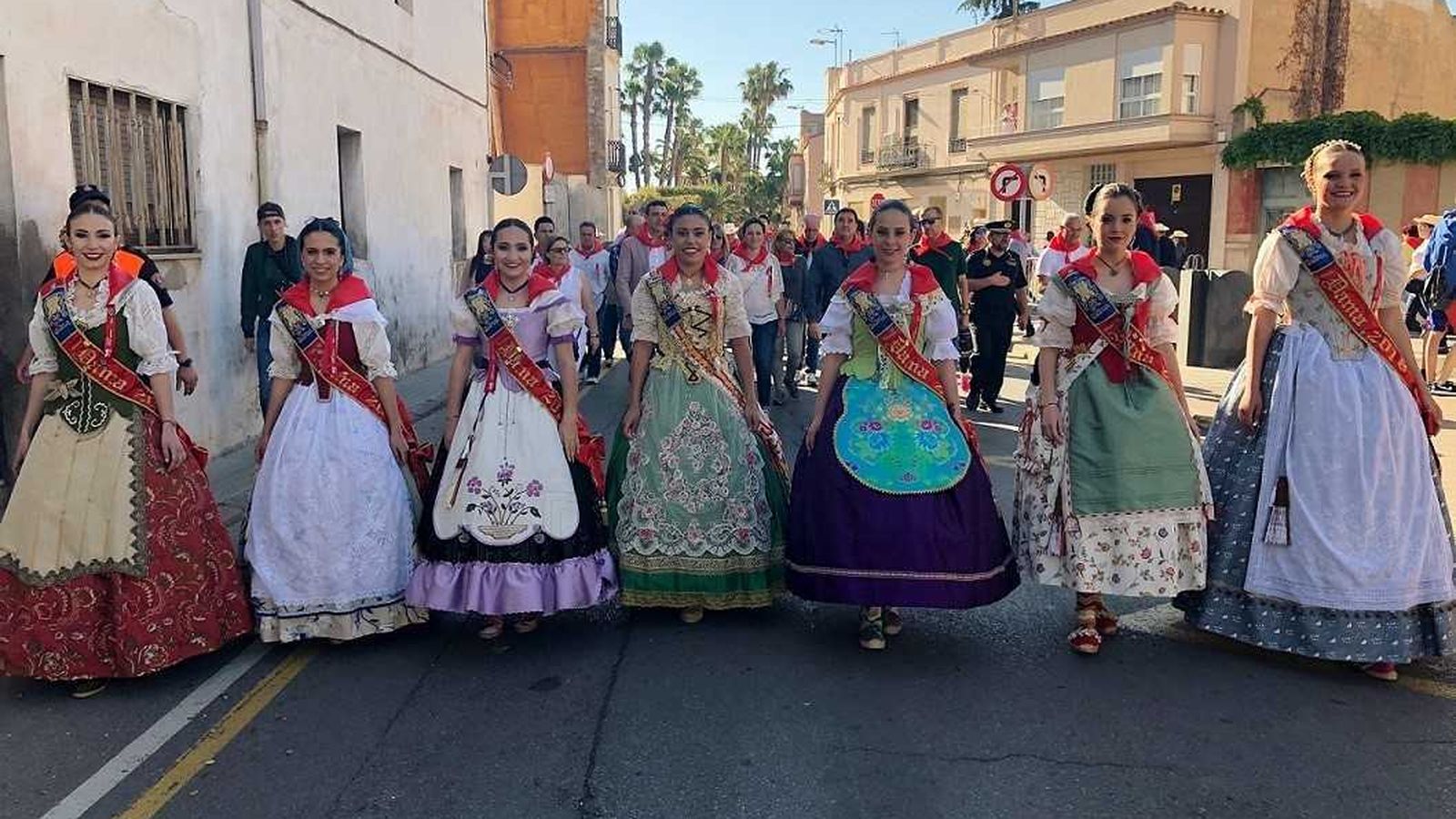 La reina de les festes, María Portalés, i les seues dames d'honor