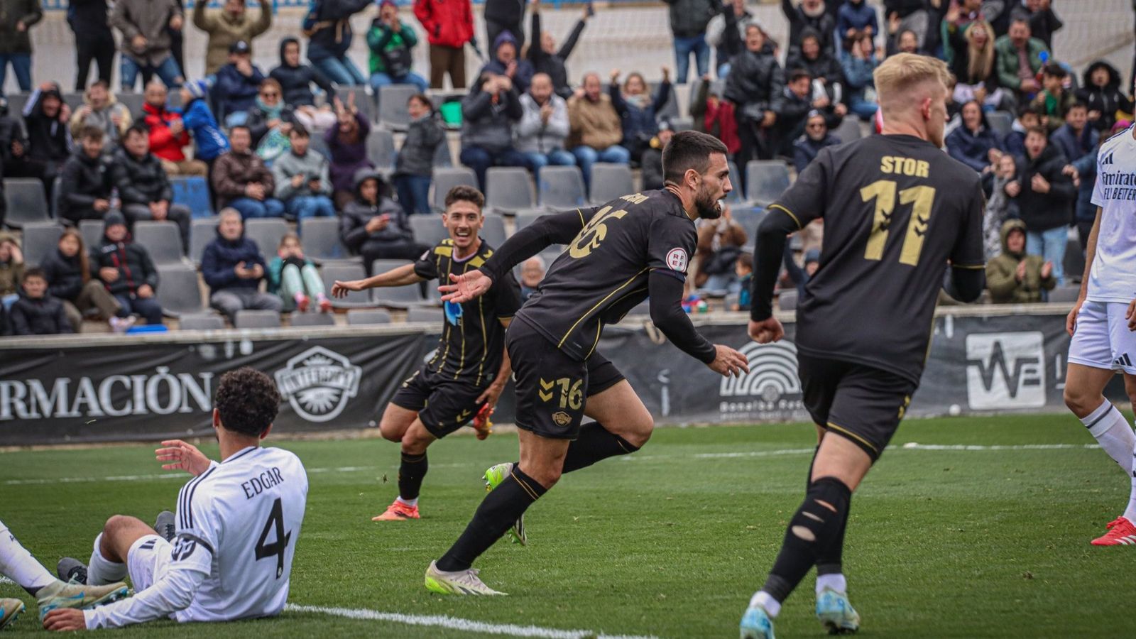 Nacho González celebra el gol de l'empat
