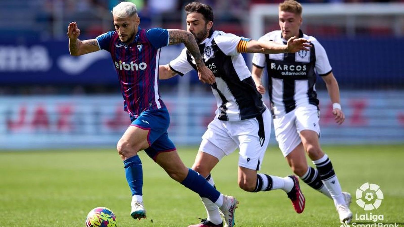 Iborra, en una acció del partit