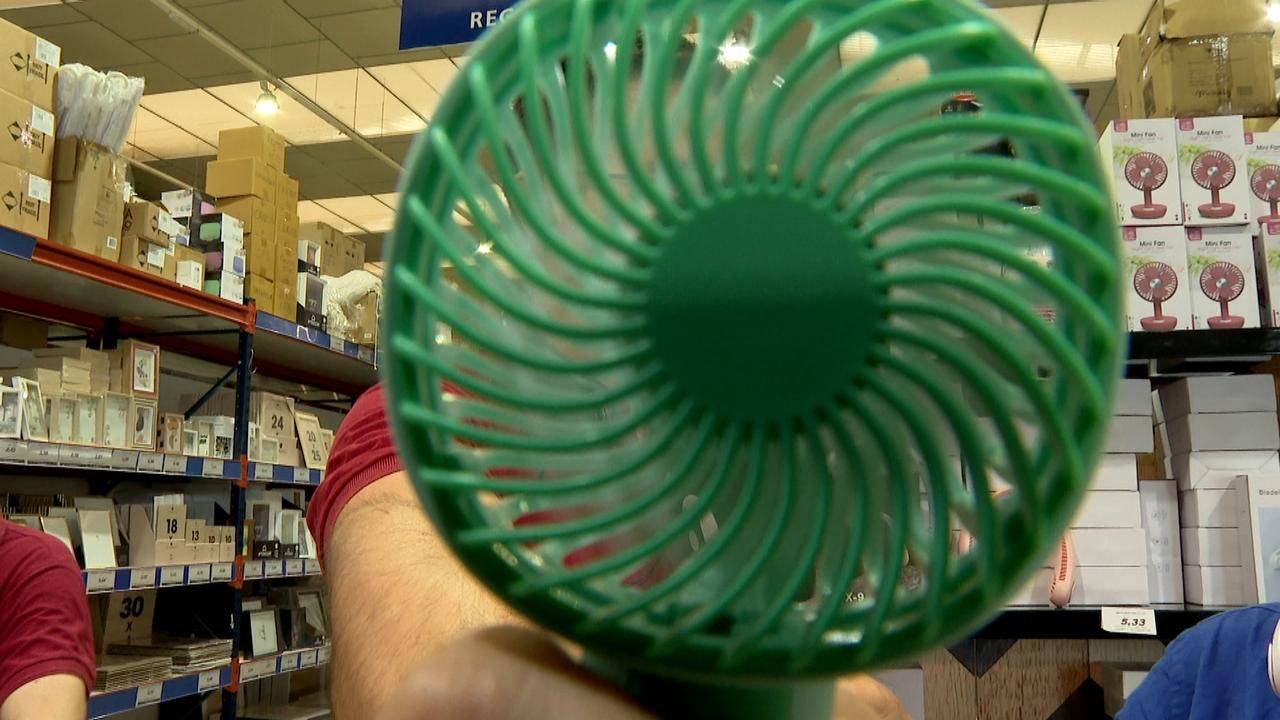 Els ventiladors, un dels productes de l'estiu