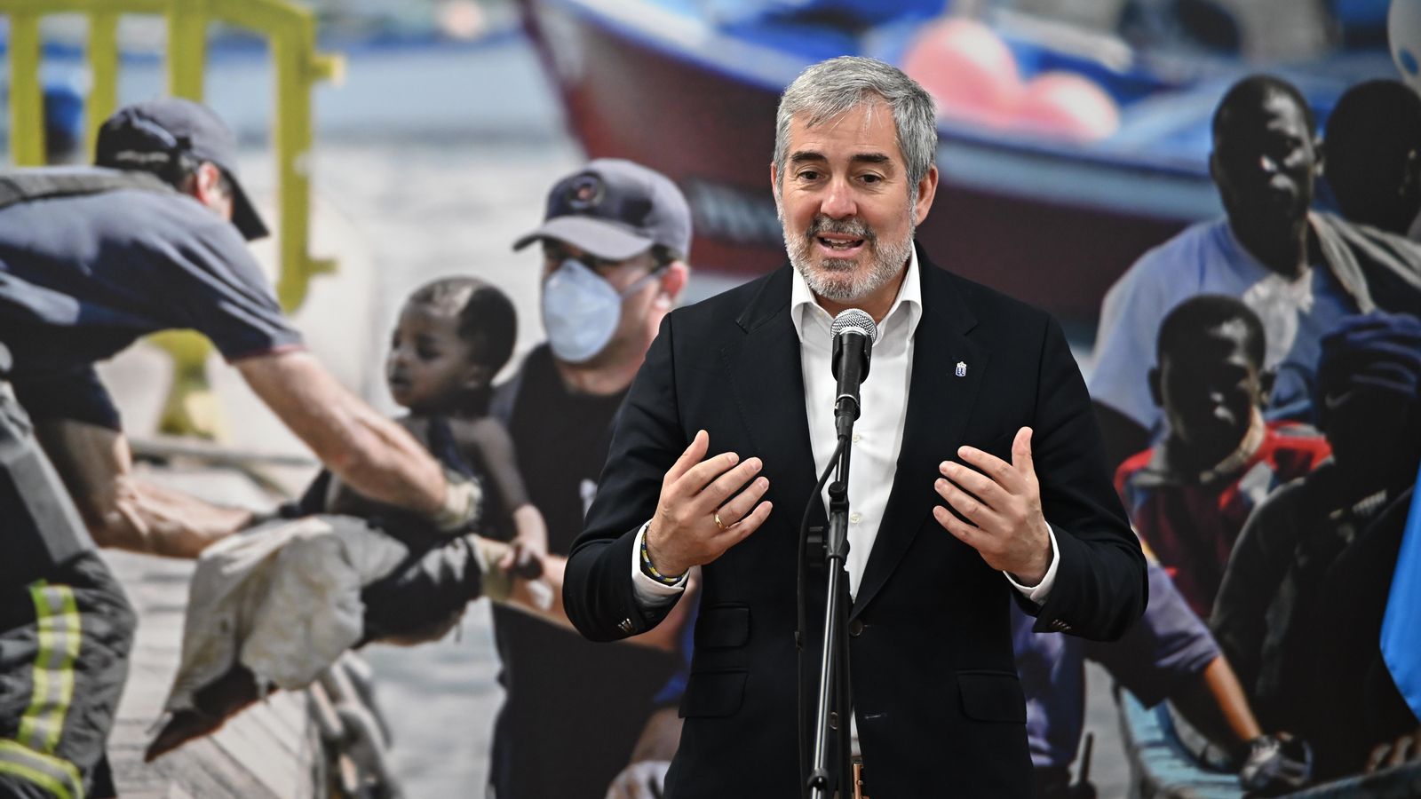 El president canari, Fernando Clavijo, valora la situació dels menors migrants acollits per les Canàries dimecres passat a Tenerife El president de Canàries, Fernando Clavijo, valora la situació dels menors migrants acollits per Canàries dimecres passat a Tenerife
